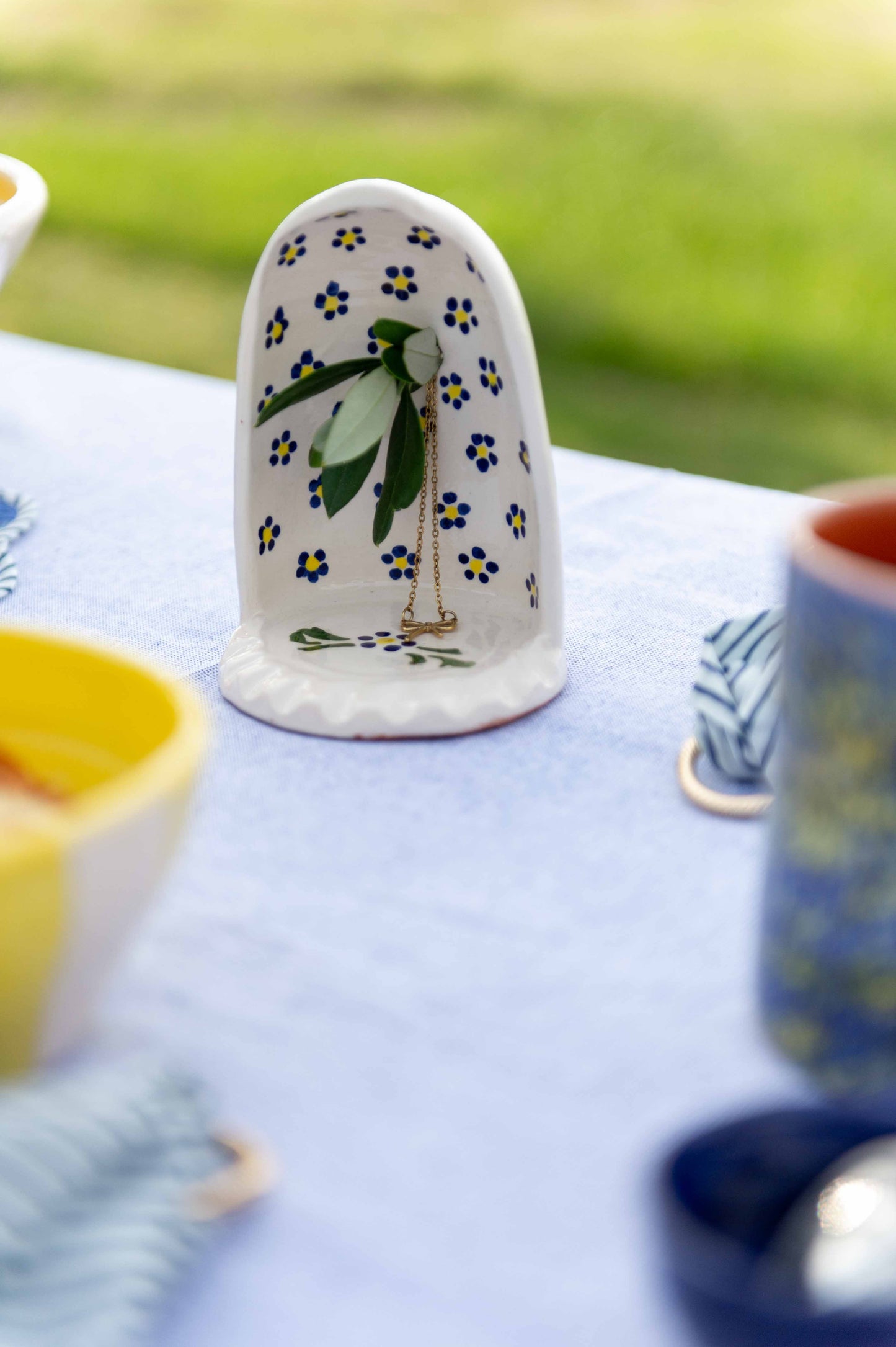 Sus.Studio gekleurd keramiek servies blauw geel wit streep spetter70