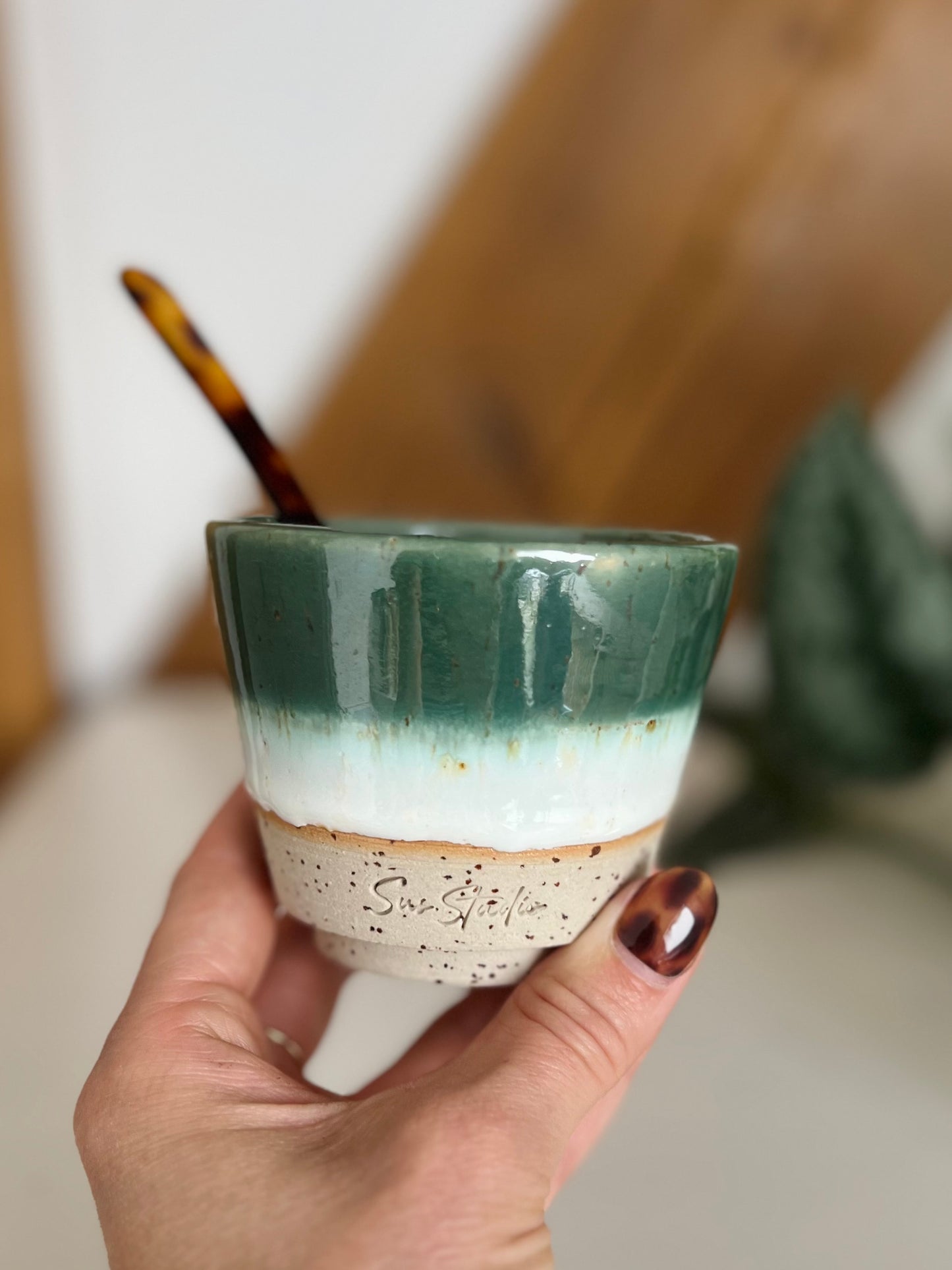 Sus.studio-handgemaaktkeramiek-groen-koffiekopje-ocean-4