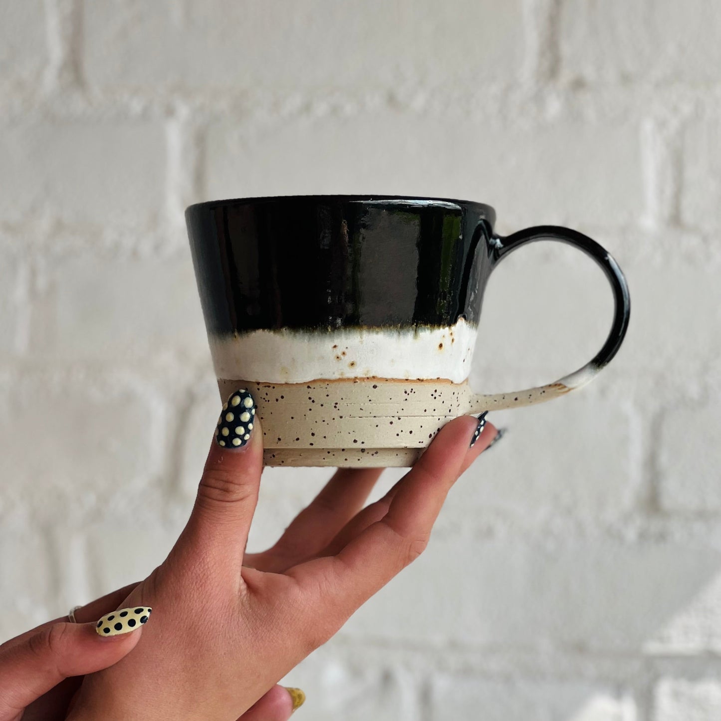 Susstudio koffiemok theemok met oor zwart wit keramiek 8