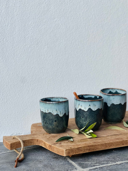 sus.studio-handbeschilderdkeramiek-koffiekopje-mysticblue-4