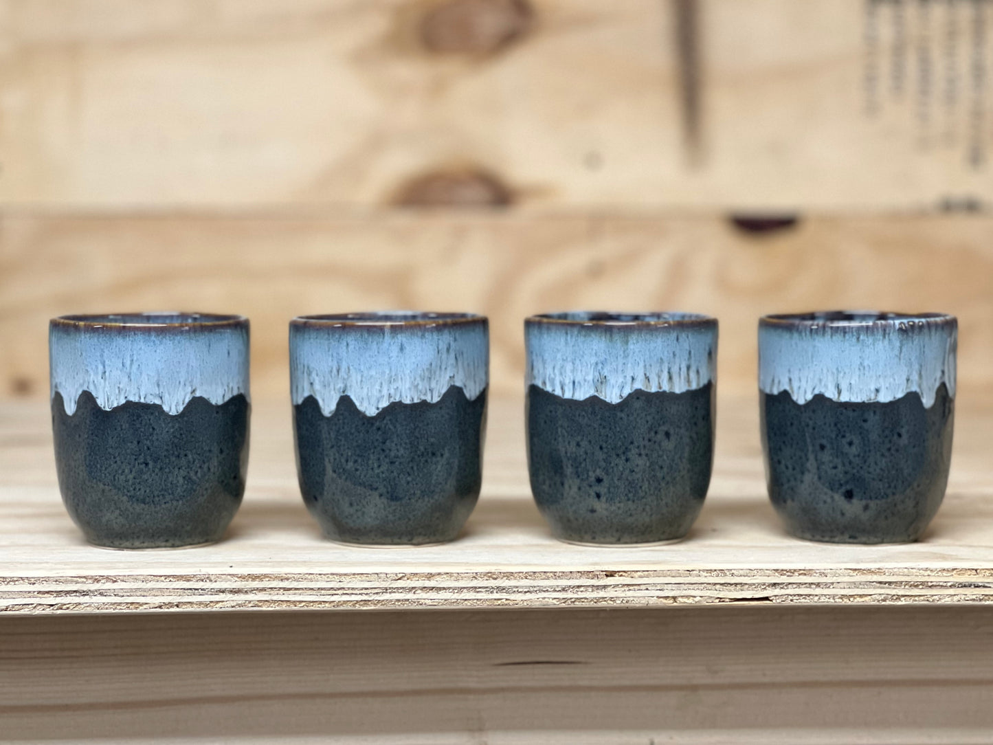 sus.studio-handbeschilderdkeramiek-koffiekopje-mysticblue-5