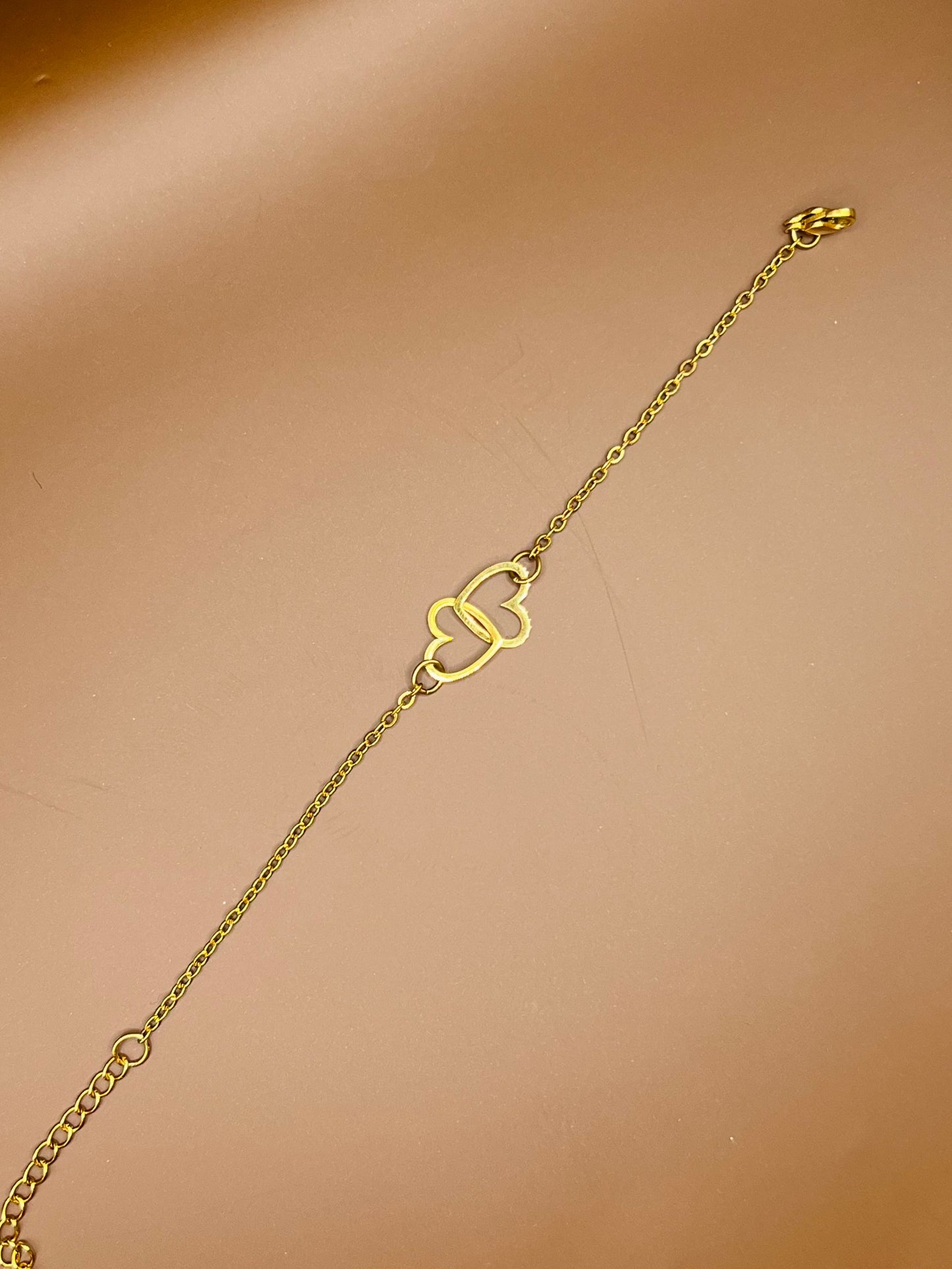 susstudio-handgemaaktesieraden-armband-harten-goud-6