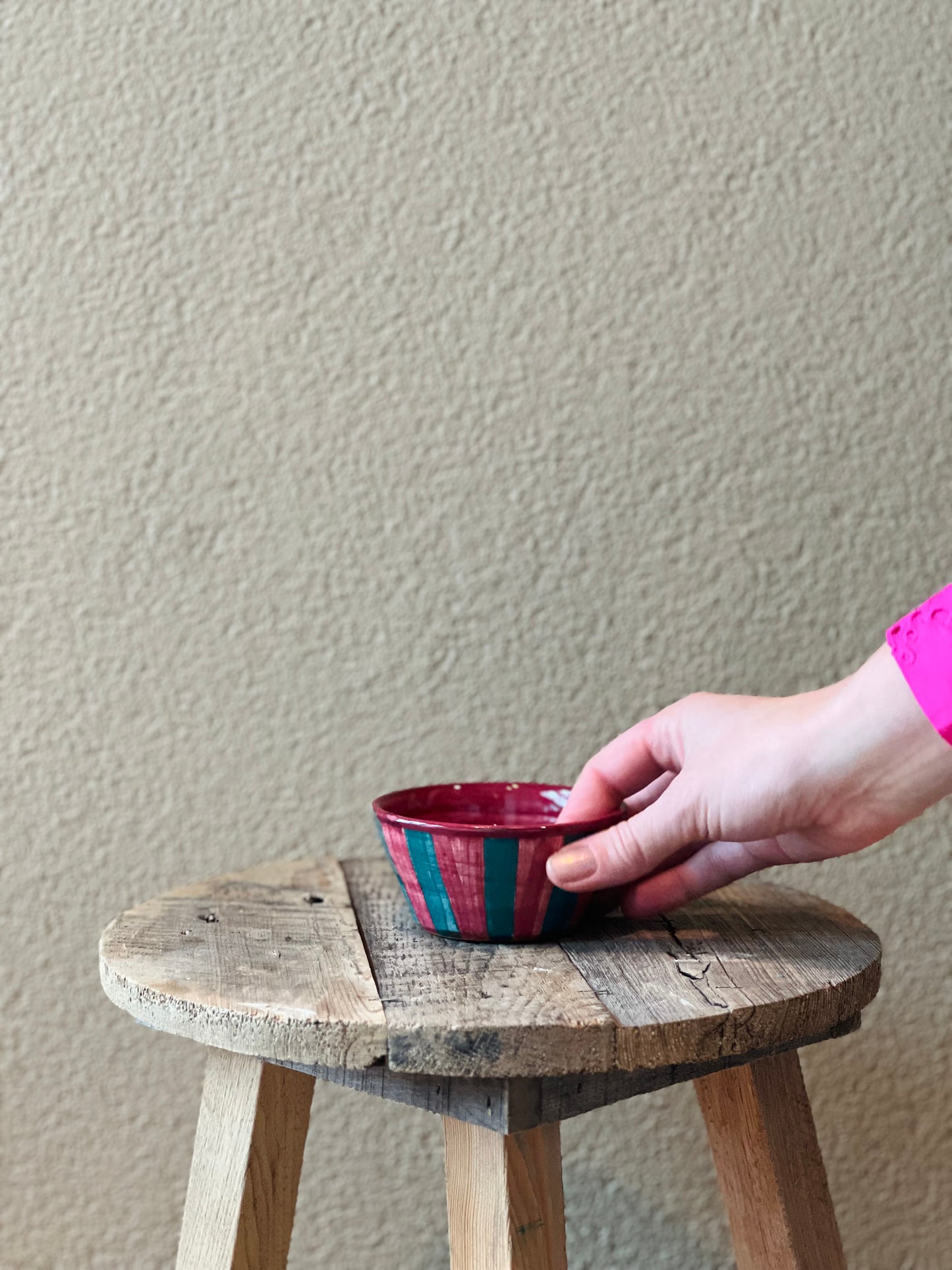 susstudio-handgemaaktkeramiek-portugal-schaaltje-groen-roze-streep-2