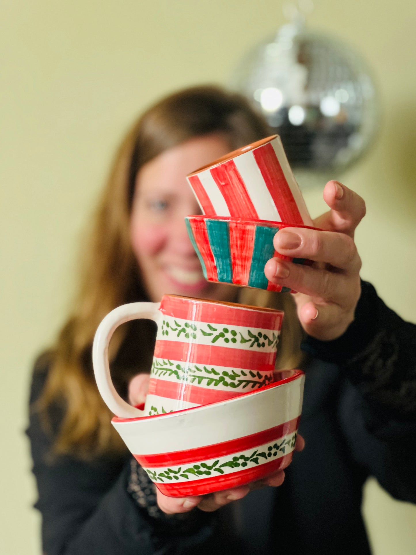 susstudio-handgemaaktkeramiek-portugal-schaaltje-kerst-groen-rood-streep-5