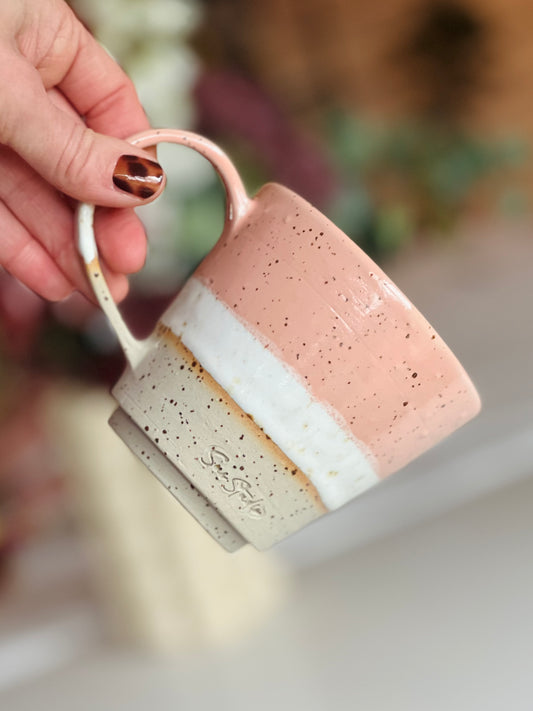 susstudio-handgemaaktkeramiek-theemok-koffiemok-roze-perfectpeach-2