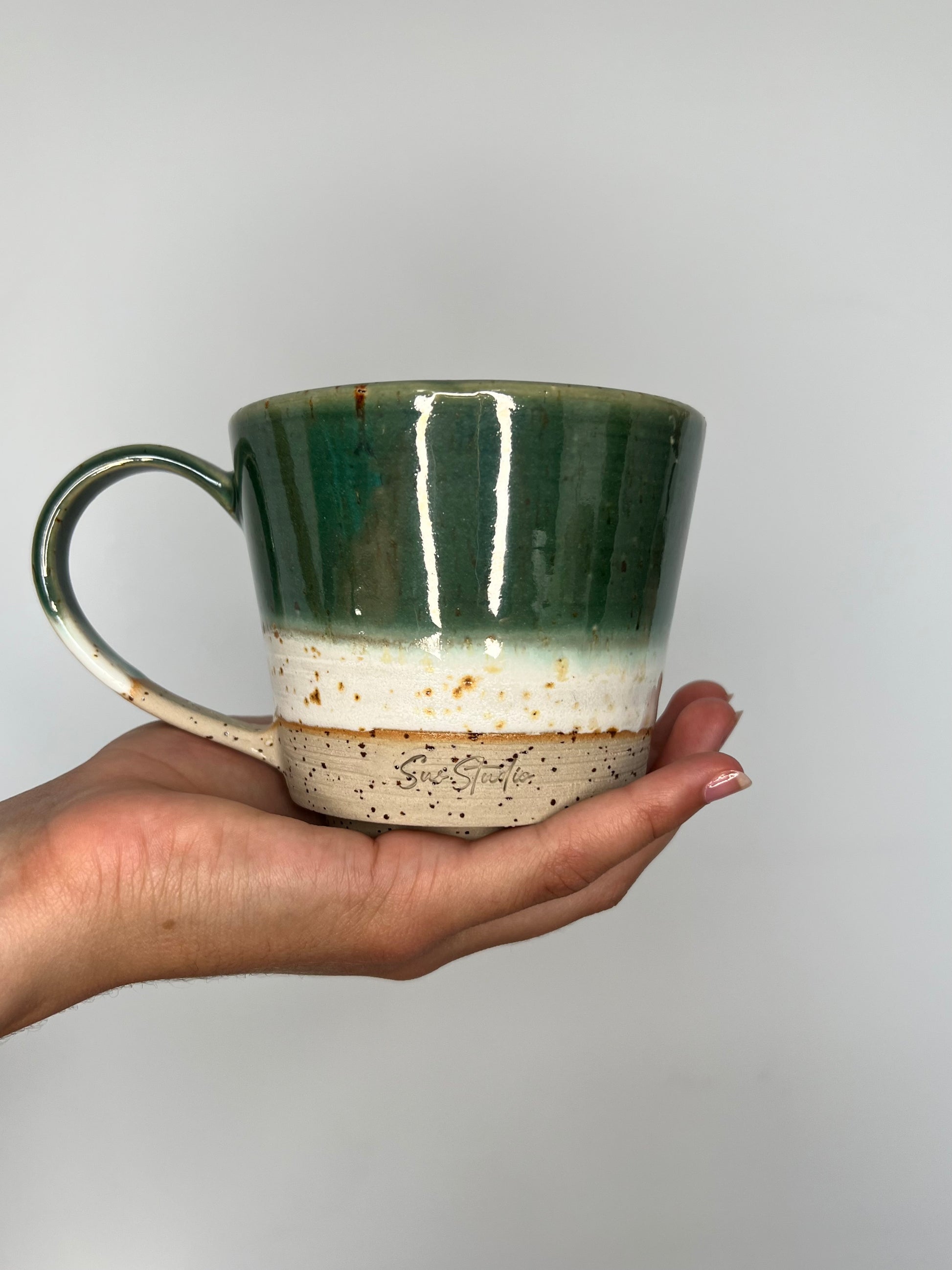 Sus.Studio-handgemaaktkeramiek-mok-groen-ocean-5