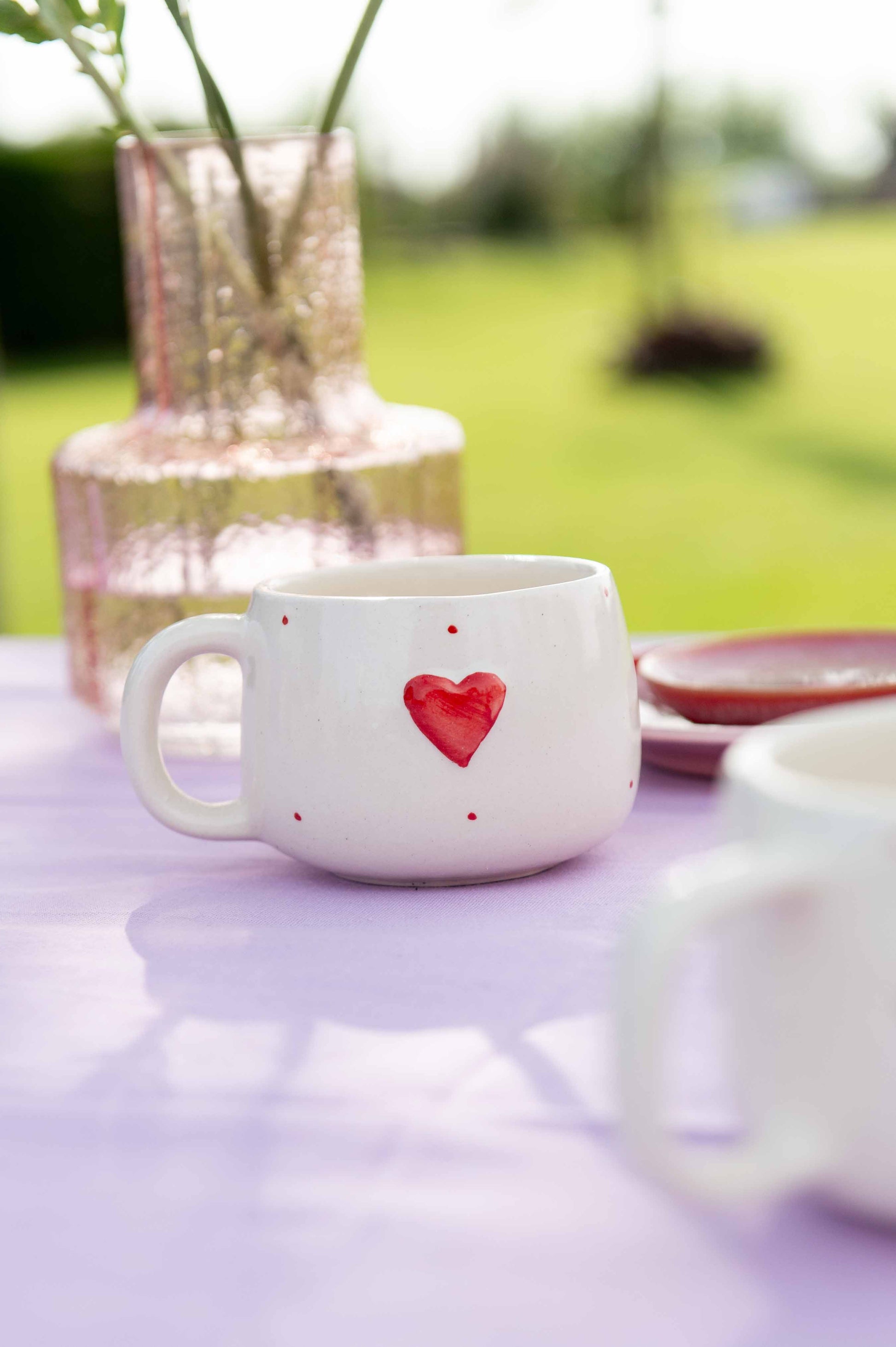 Sus.Studio creme wit keramieken mok met rood hart