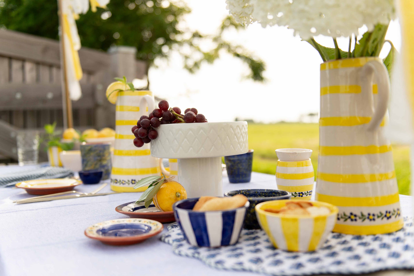 Sus.Studio gekleurd keramiek servies blauw geel wit streep spetter45