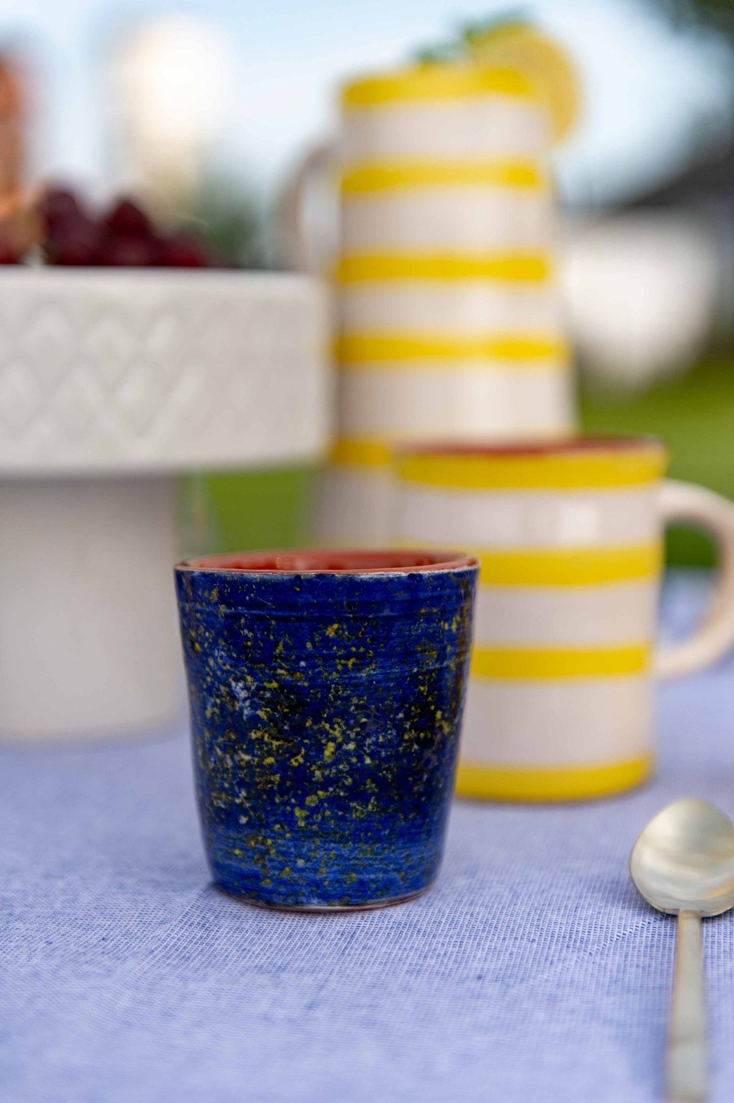 Sus.Studio gekleurd keramiek servies blauw geel wit streep spetter53