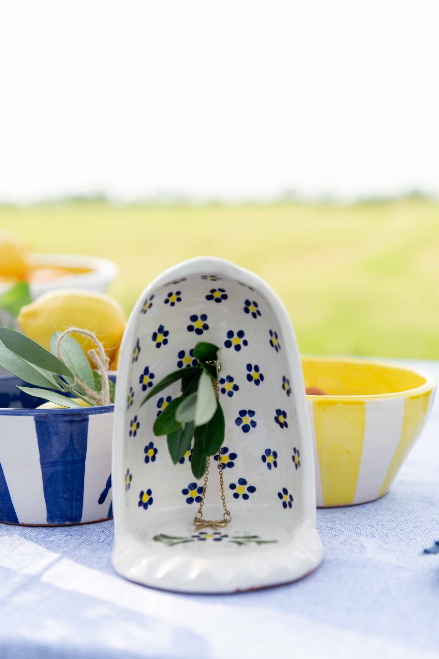 Sus.Studio gekleurd keramiek servies blauw geel wit streep spetter60