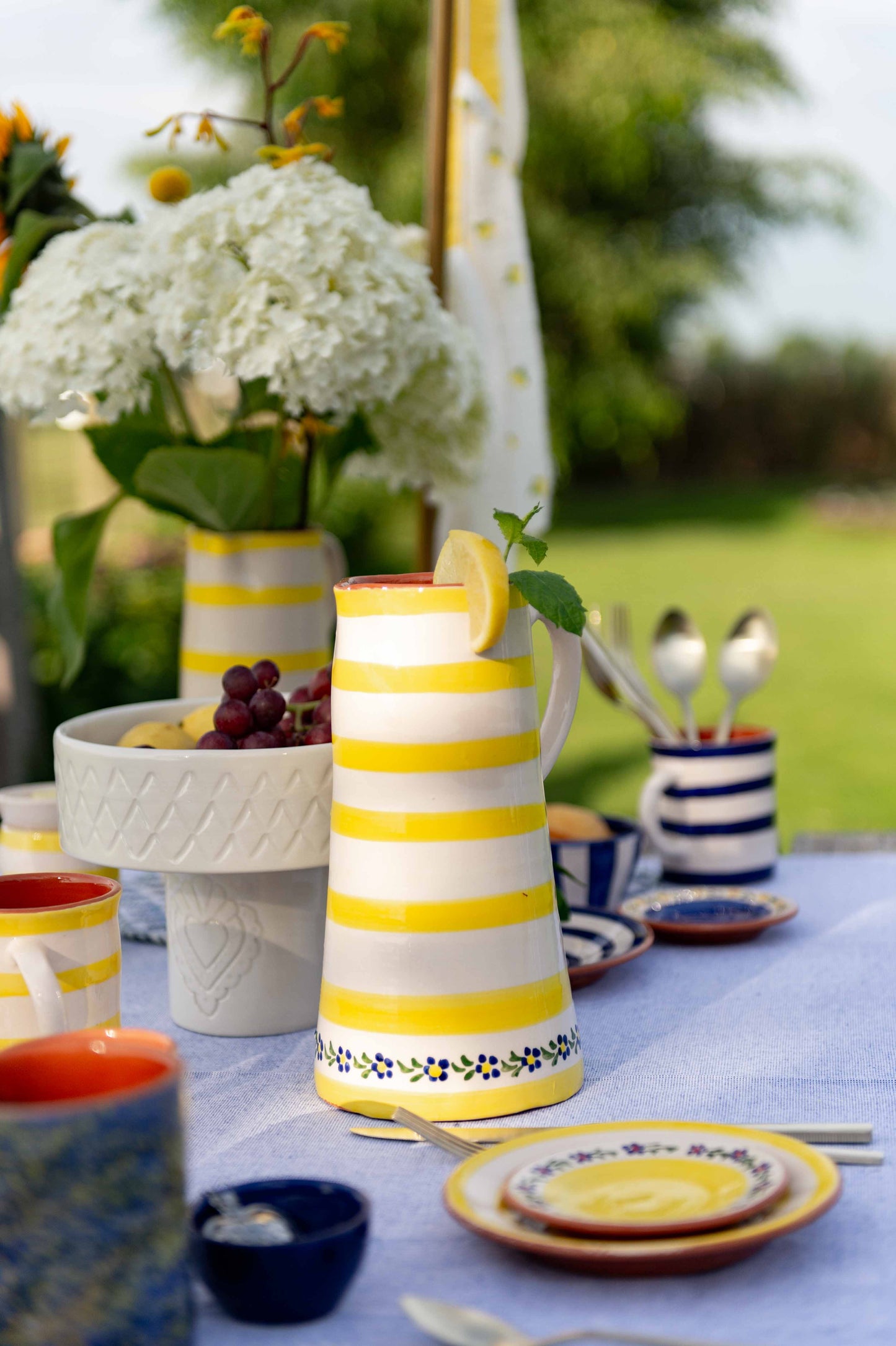 Sus.Studio gekleurd keramiek servies blauw geel wit streep spetter80