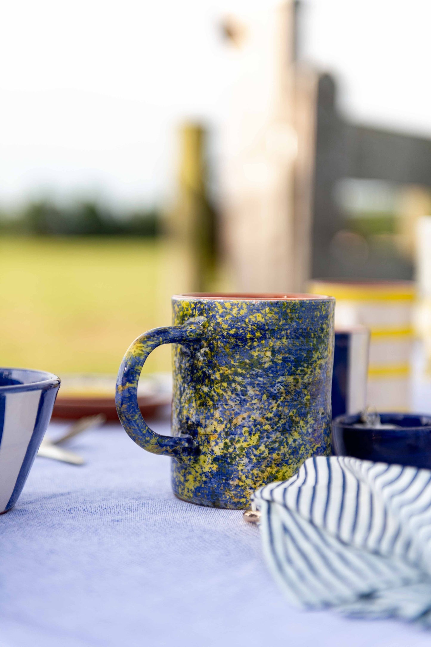 Sus.Studio gekleurd keramiek servies blauw geel wit streep spetter82