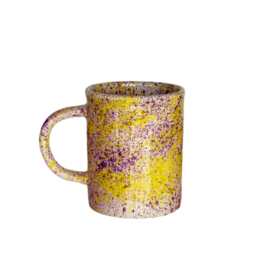 Sus.Studio handgemaakt servies uit Portugal koffiemok met oor paarse gele spetters 1