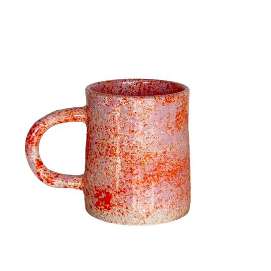 Sus.Studio handgemaakt servies uit Portugal koffiemok met oor roze en oranje spetters 1