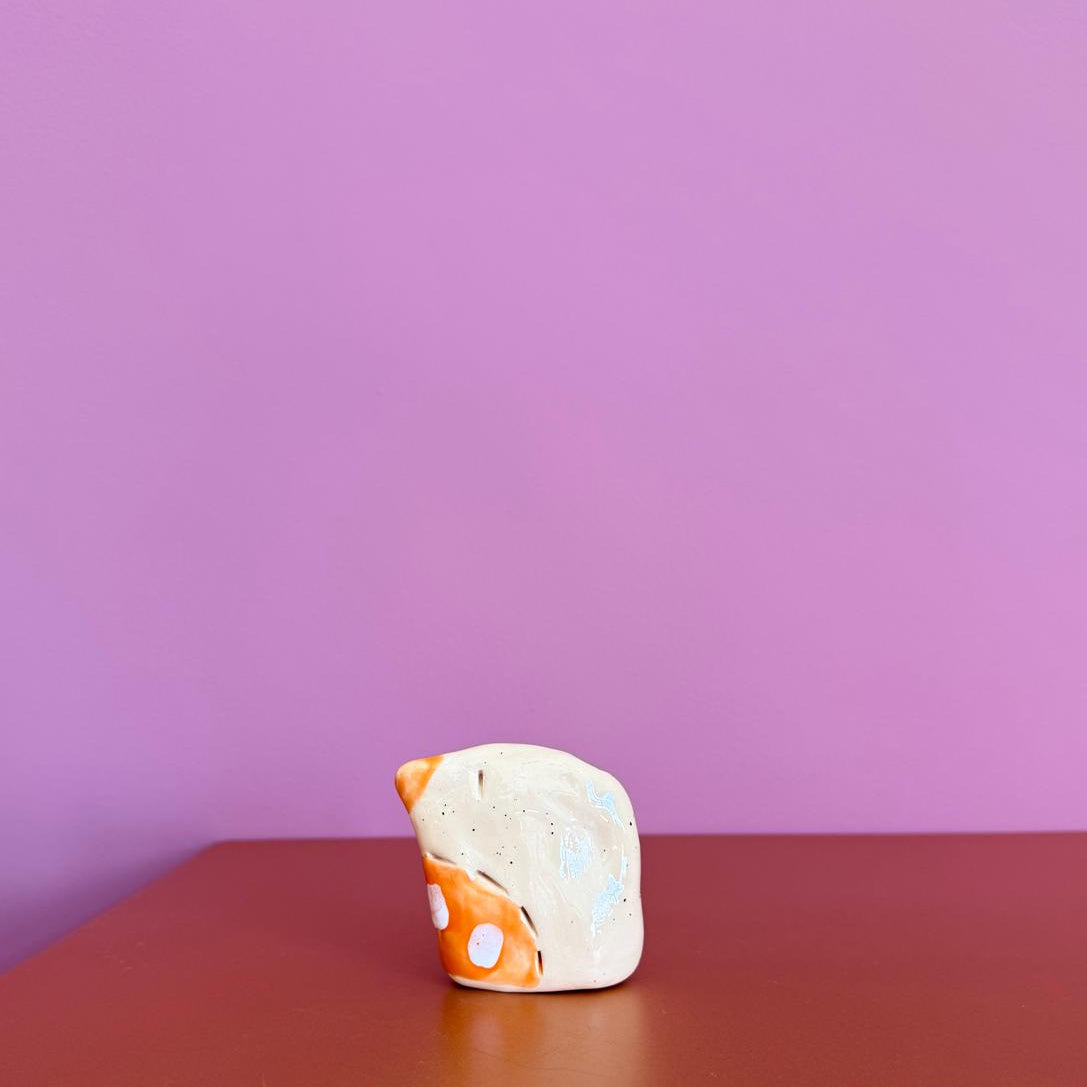 Sus.Studio_keramiek_katje_vogeltje_roze_paars_oranje-nr_19 1