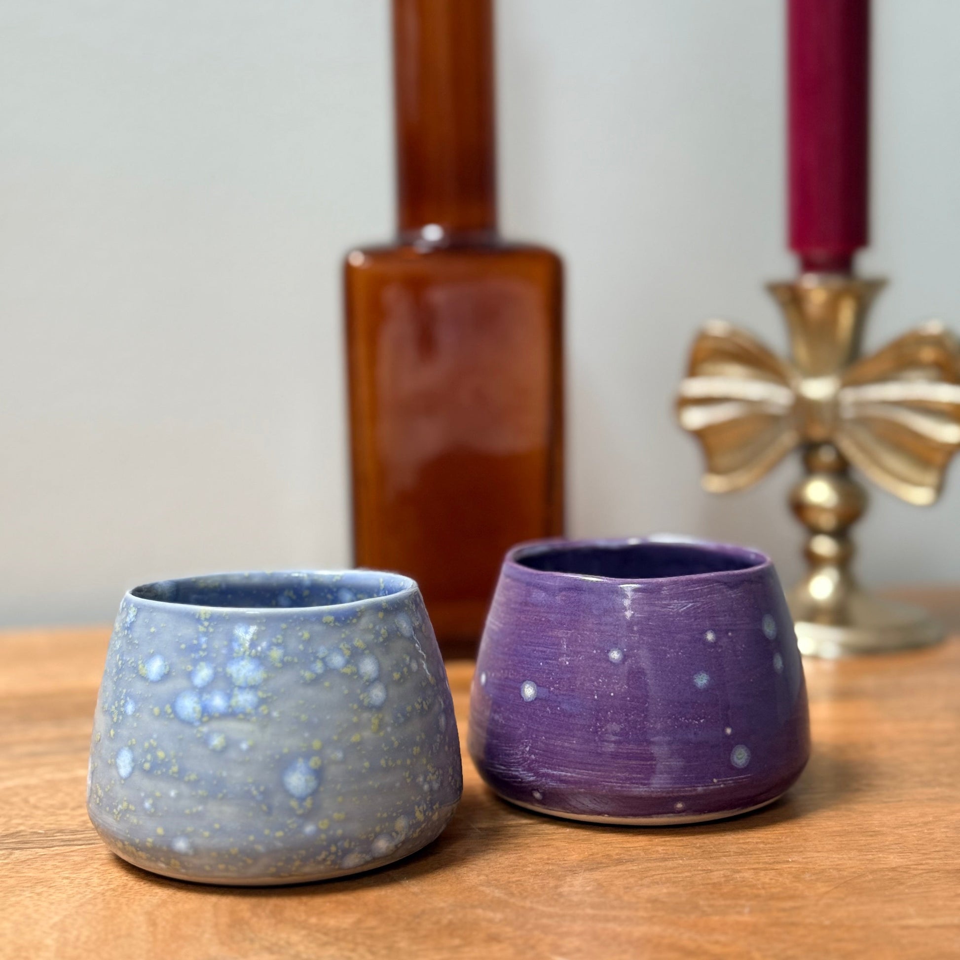 Sus.Studio koffiemokje zonder oor steengoed paars roze blauw