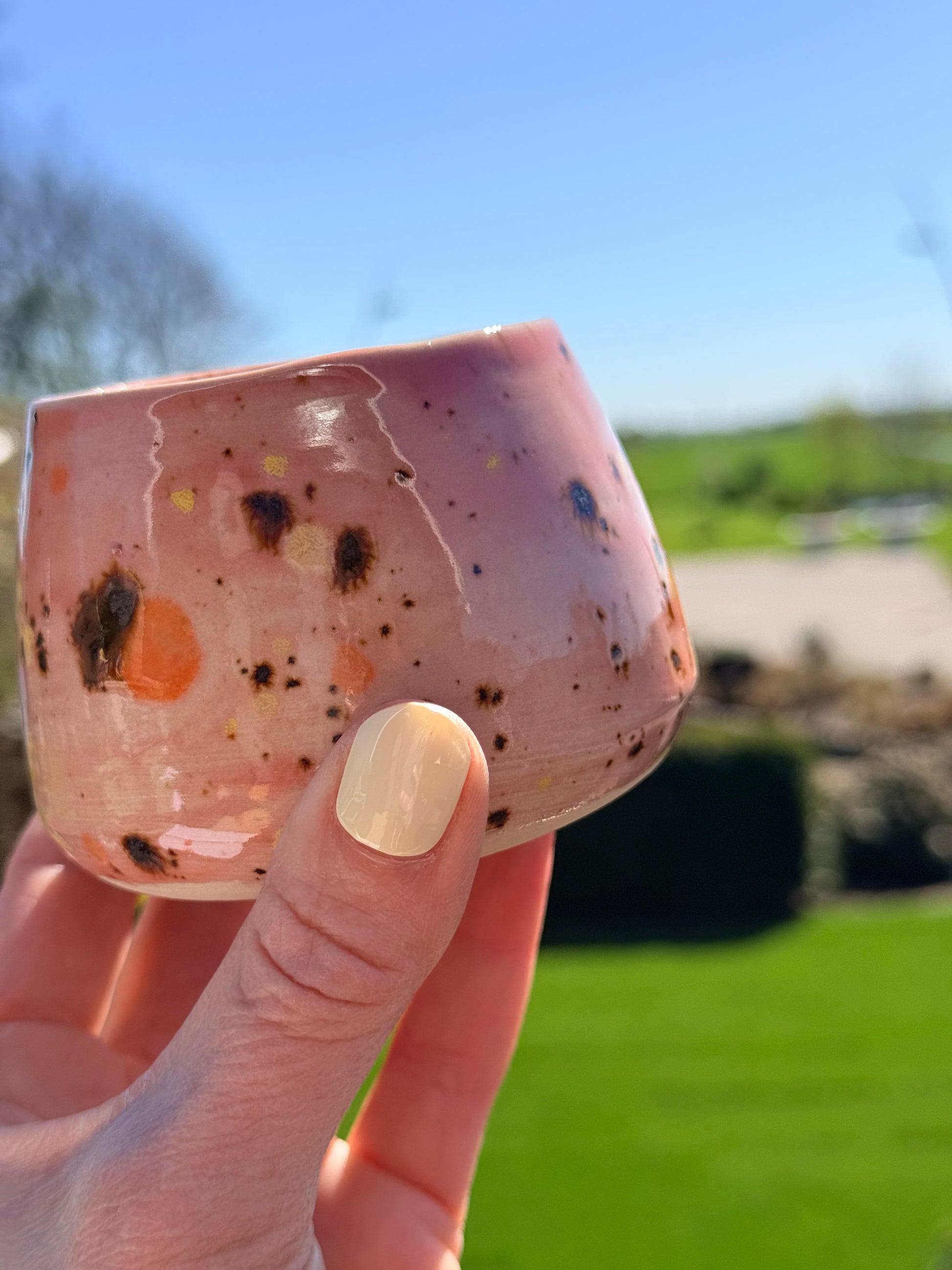 Sus.Studio koffiemokje zonder oor steengoed paars roze blauw14