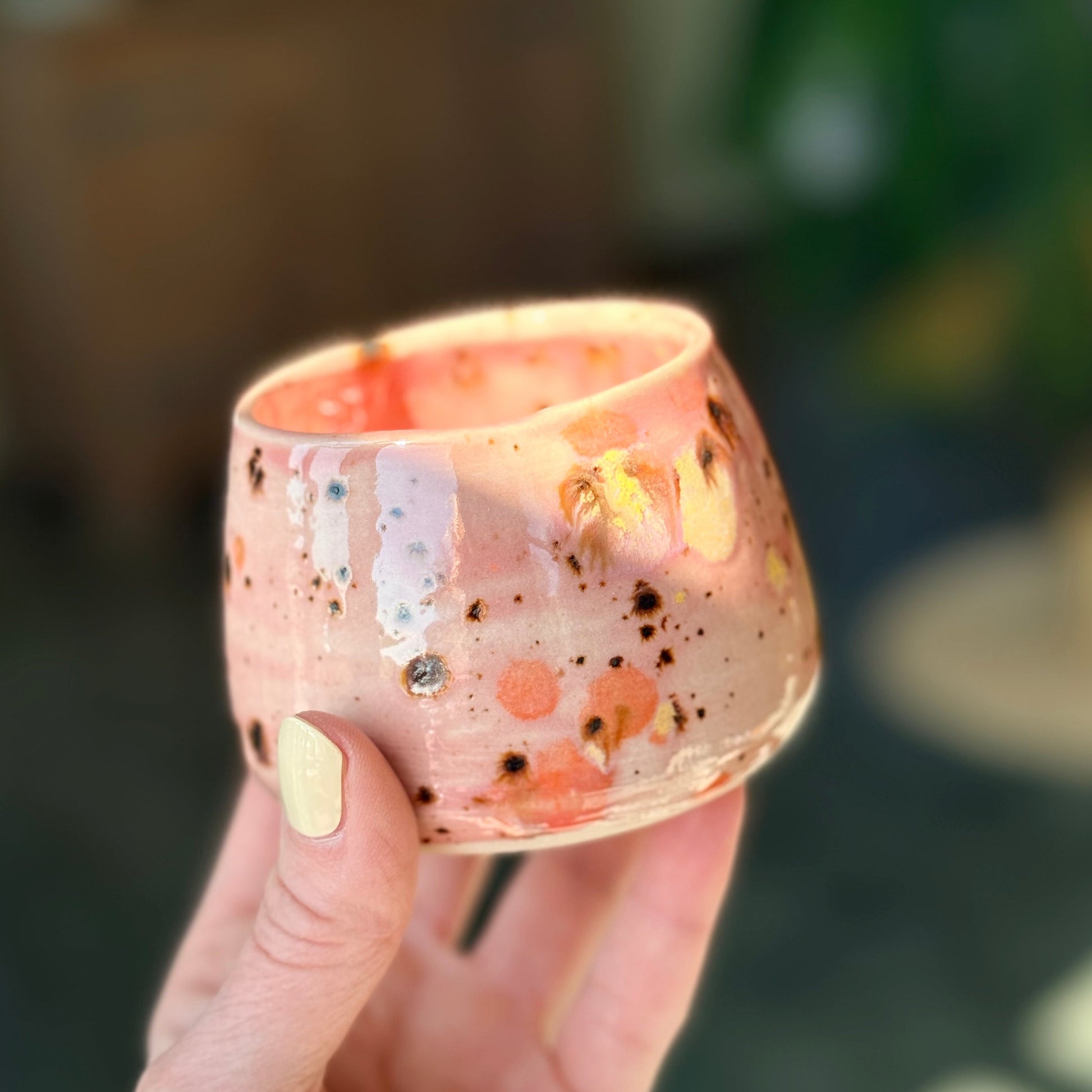 Sus.Studio koffiemokje zonder oor steengoed paars roze blauw18