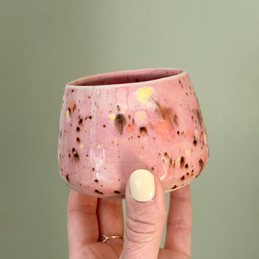Sus.Studio koffiemokje zonder oor steengoed paars roze blauw30
