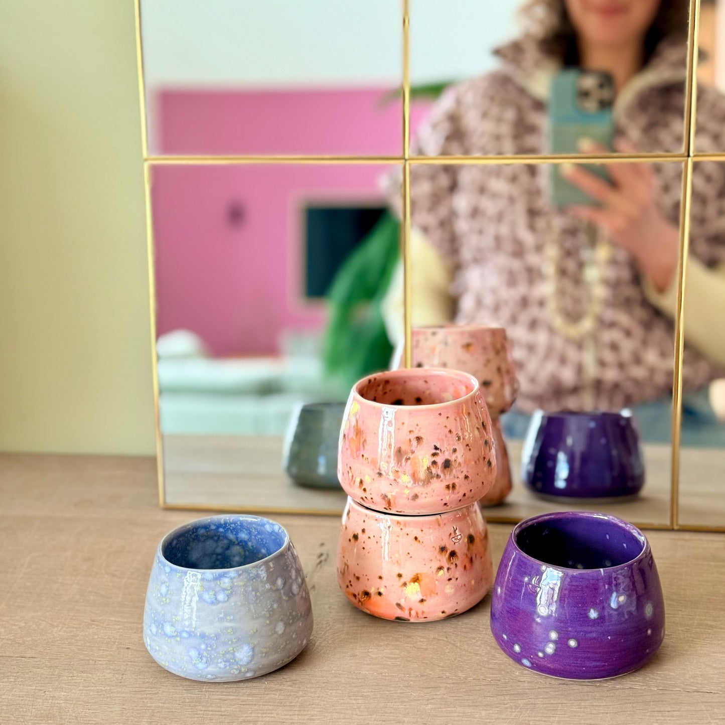 Sus.Studio koffiemokje zonder oor steengoed paars roze blauw9