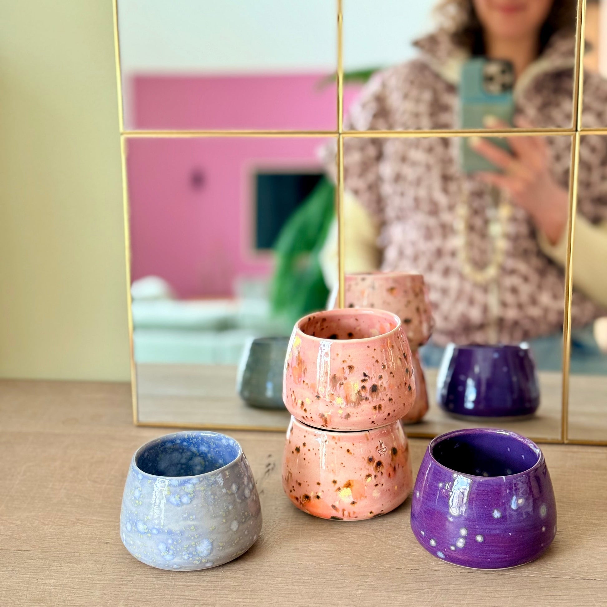 Sus.Studio koffiemokje zonder oor steengoed paars roze blauw9