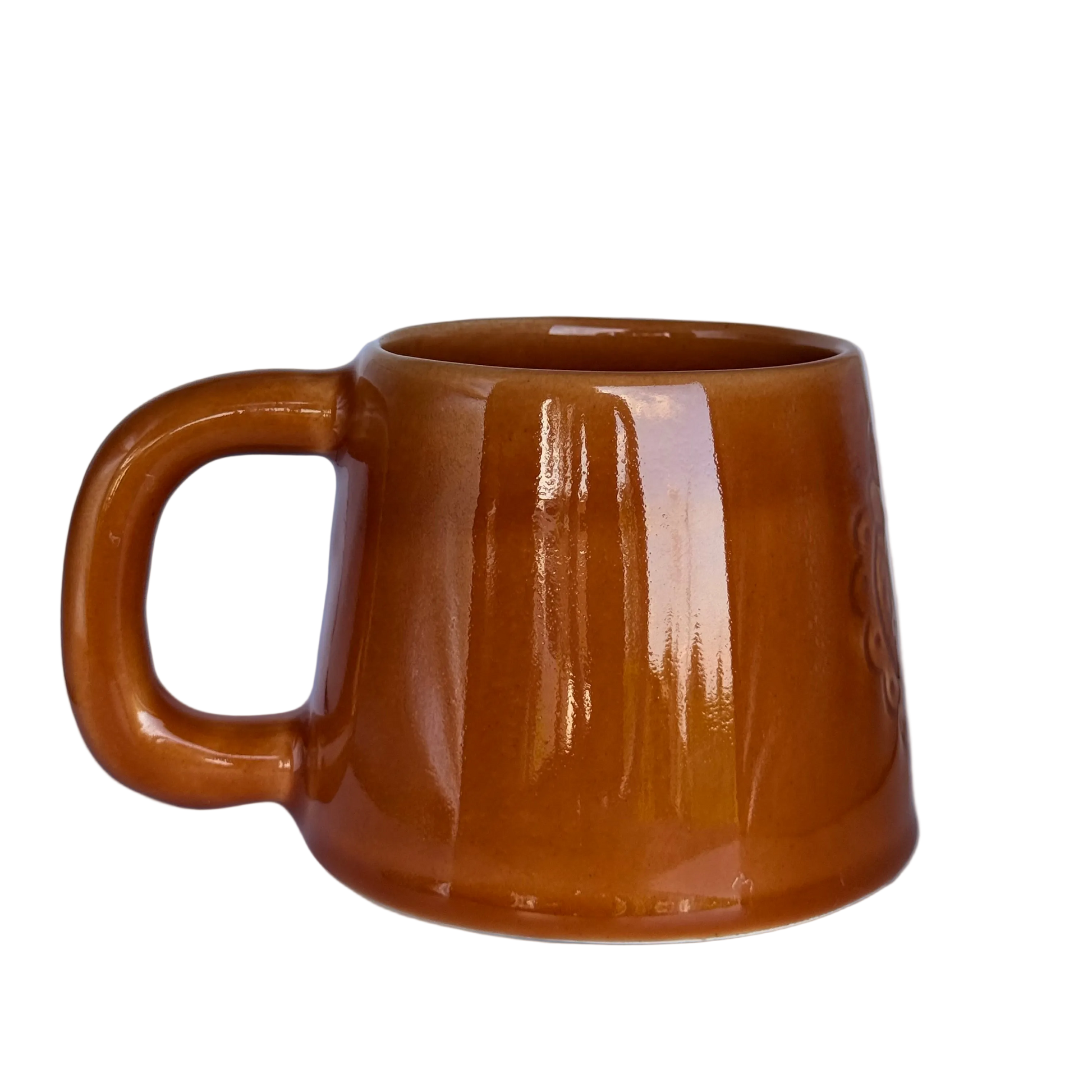 Detailfoto van zijkant theemok Marokkaanse keramiek terracotta met hart gravering