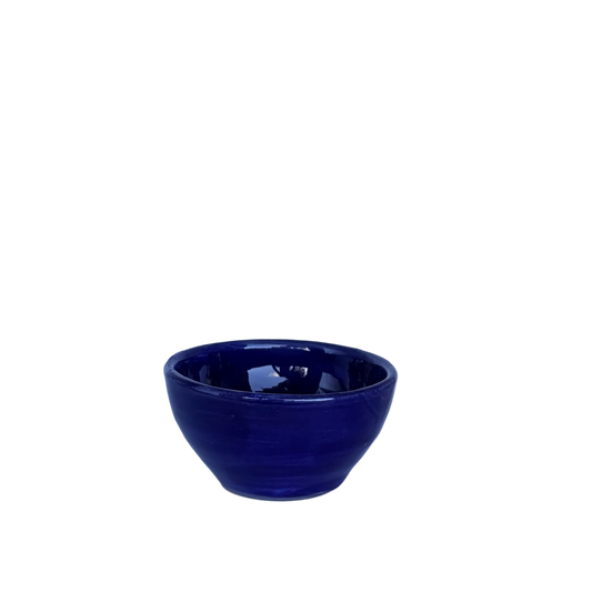 detailfoto klein schaaltje van donkerblauw handgemaakt keramiek uit Portugal