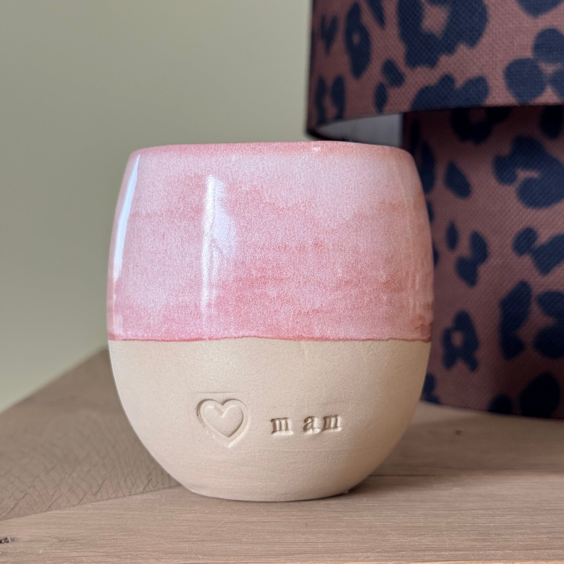 koffiemok zonder oor roze tekst MAM steengoed4