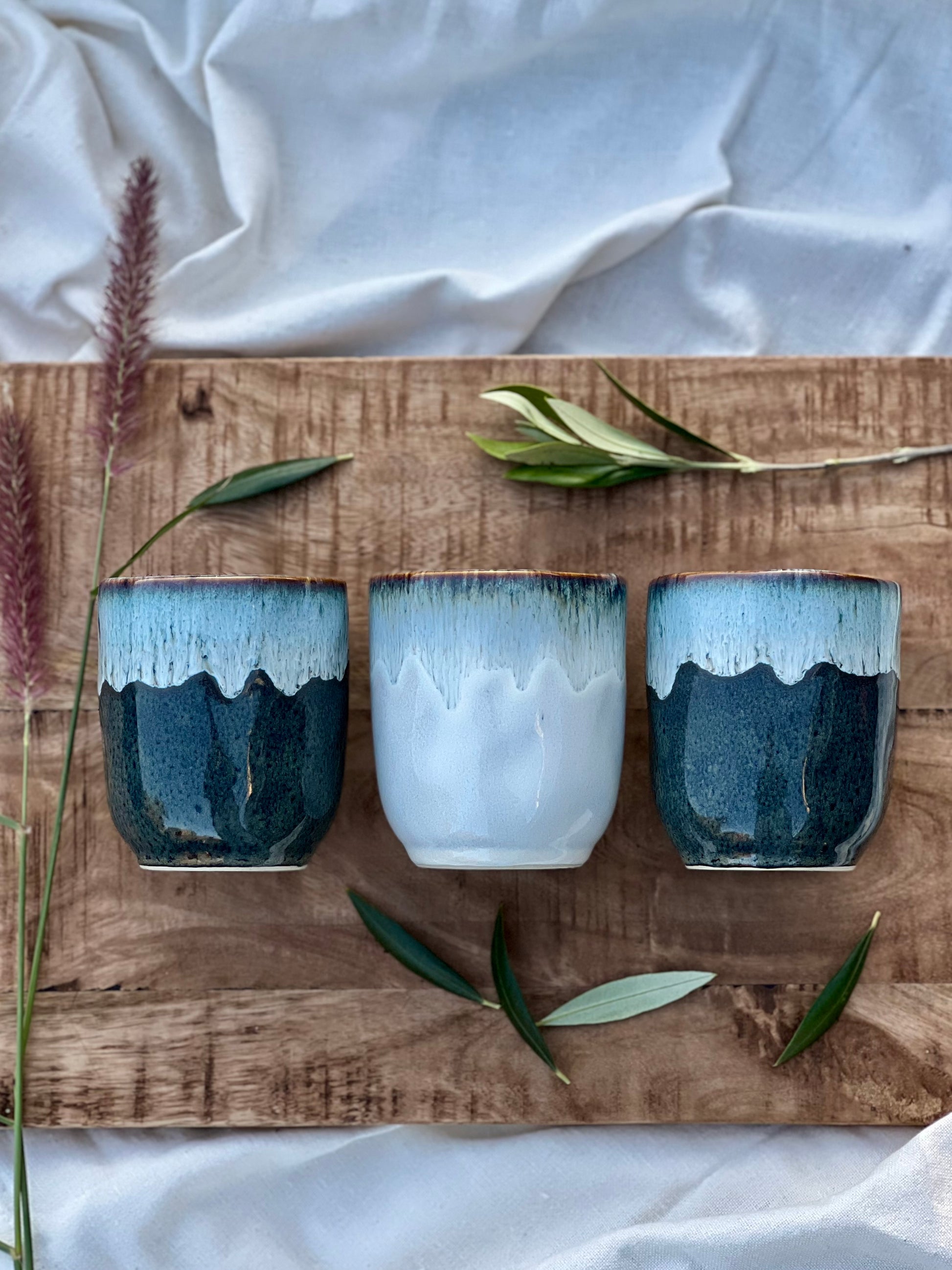 sus.studio-handbeschilderdkeramiek-koffiekopje-koffiemok-grijs-groen-wit-2