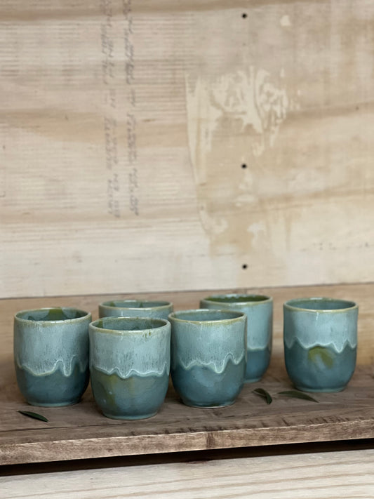 sus.studio-handbeschilderdkeramiek-koffiekopje-mossgreen-4