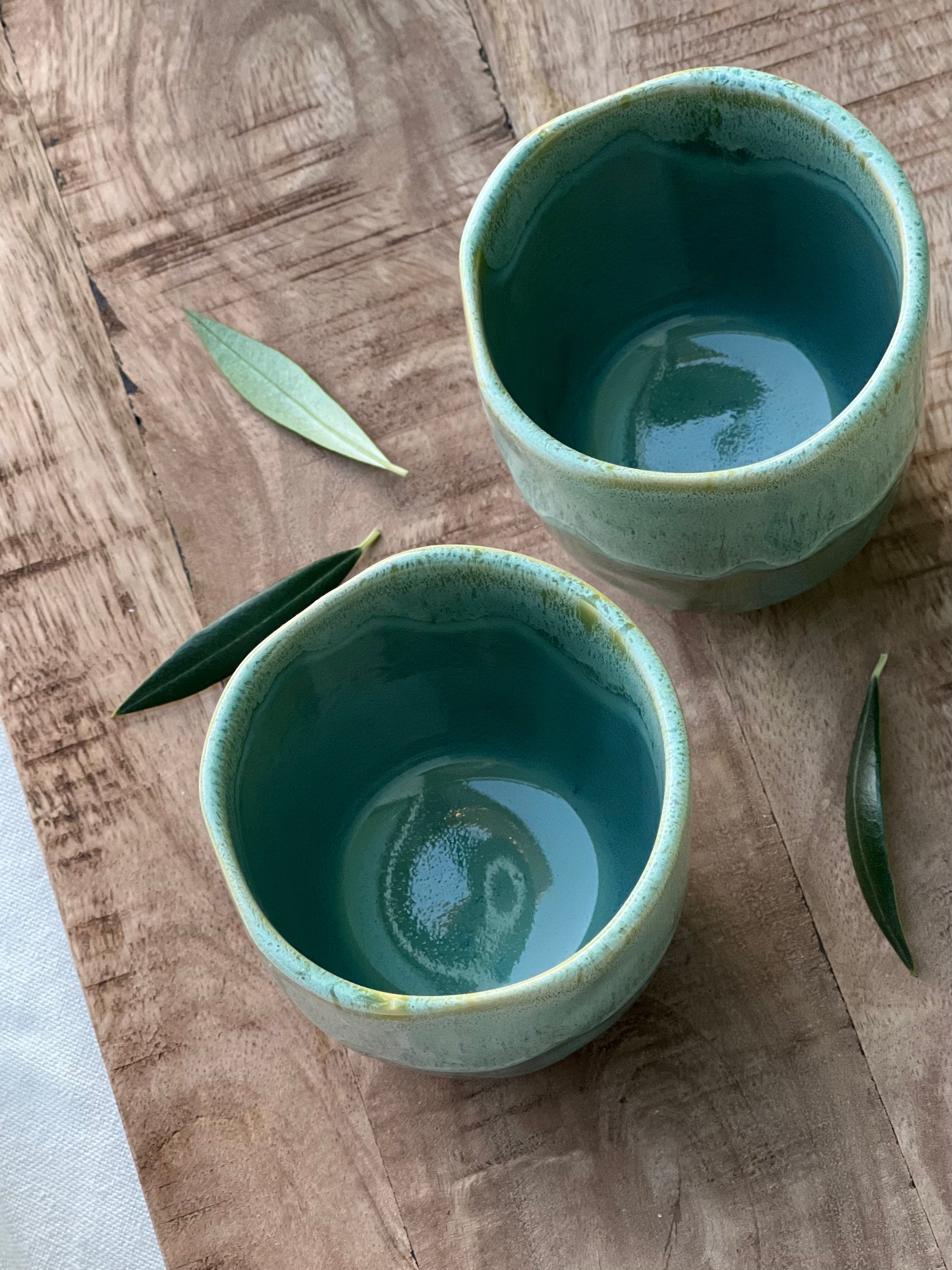 sus.studio-handbeschilderdkeramiek-koffiekopje-mossgreen-5