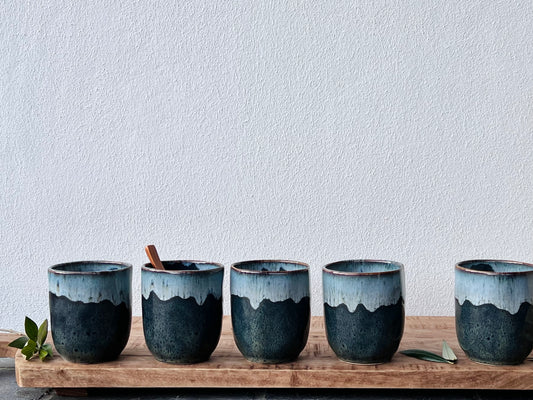 sus.studio-handbeschilderdkeramiek-koffiekopje-mysticblue-3