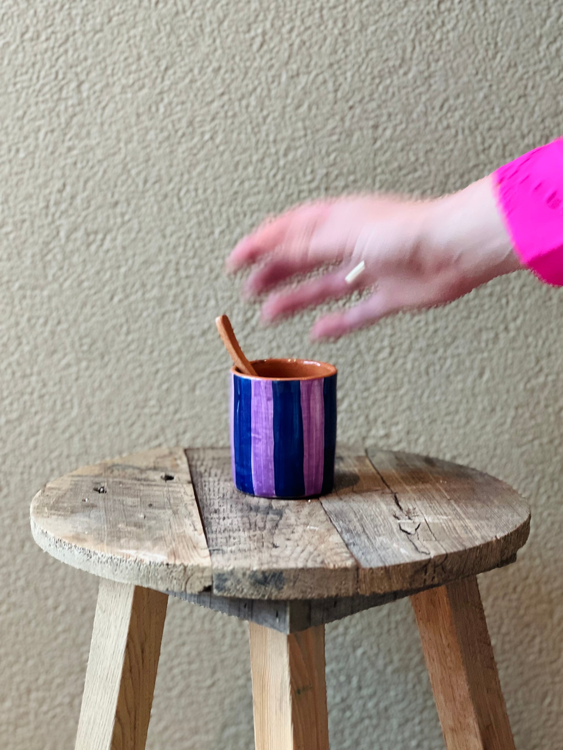 sus.studio-handgemaaktkeramiek-koffiekopje-streep-paars-blauw-2