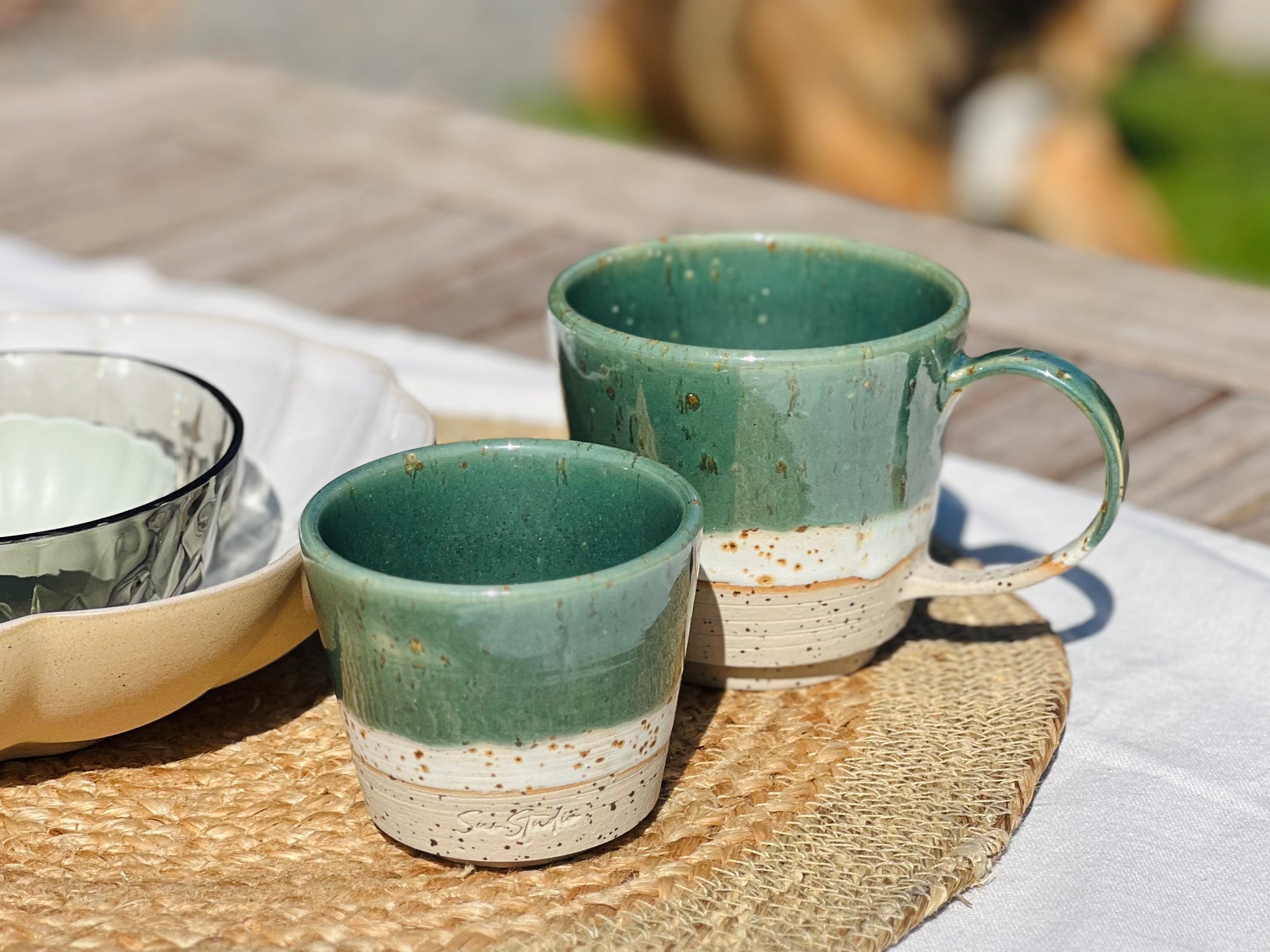 susstudio handgemaakt keramiek groene koffiemok 1